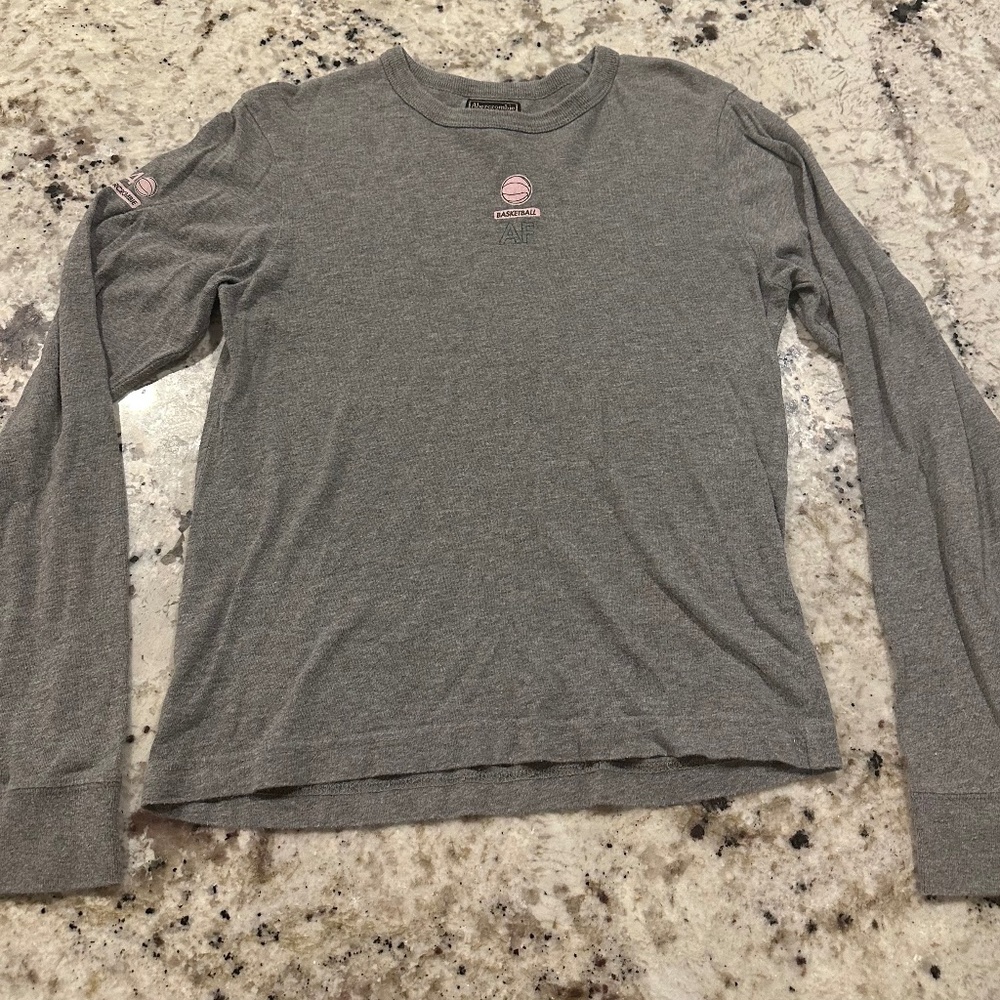 *GENTLY WORN* Vintage Women's Abercrombie & Fitch Y2K Size M Long Sleeve Tee